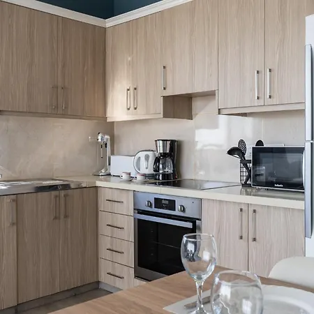 Daire Tyris - 1 Bedroom & Balcony In