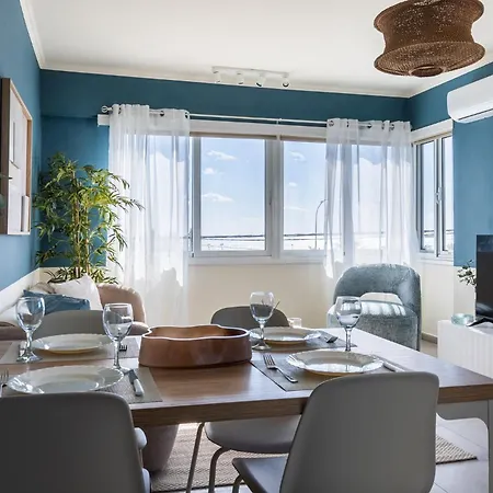 Tyris - 1 Bedroom & Balcony In